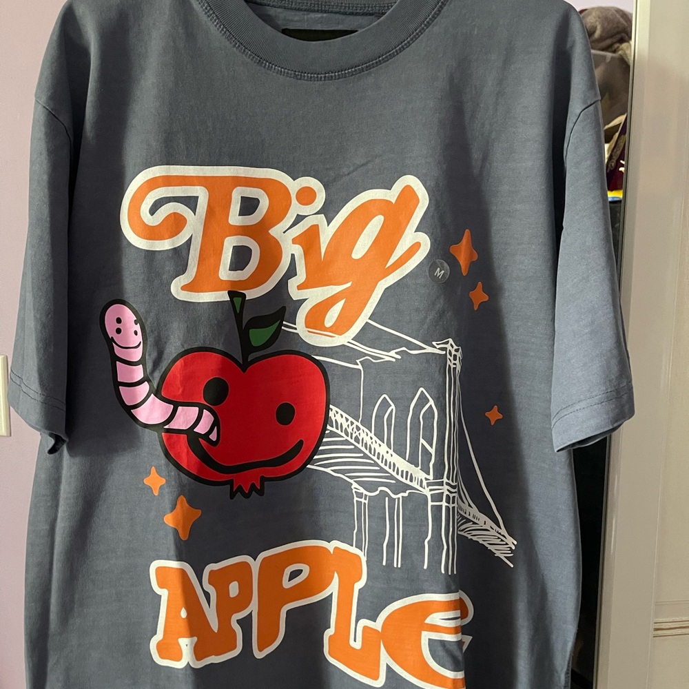 PacSun Gray Big Apple Graphic Tee